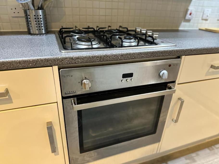 Stunning Luxury Croydon Apartment Gatwick Airport Close 普尔雷 外观 照片